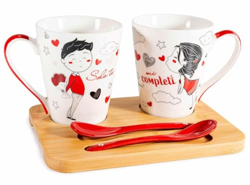 FERCOLOR Set Colazione Romantico San Valentino – 2 Tazze in Porcellana 300ml con Cucchiaini e Vassoio in Legno, Design 360° Coppia Innamorati, Idea Regalo per Lui e Lei