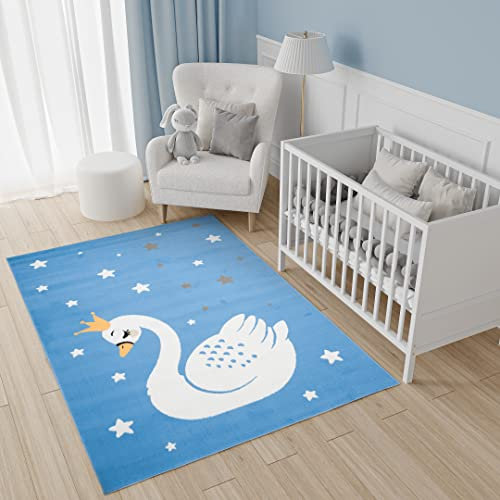 TAPISO Jolly Teppich Kurzflor Kinderzimmer Schlafzimmer Spielmatte Blau Sterne Schwan Tiere Design 140 x 200 cm
