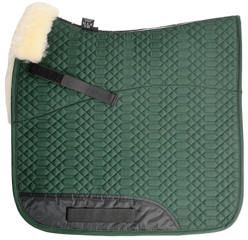 Engel Reitsport | SCHABRA1-D-GRU-MED | Schabracke | Steppstoff | Lammfell im Sattelbereich | half lined | Fellkranz vorne | Dressur | Stoff grün Fell med.