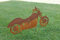 Gartendekoshop24 – Gartendeko Roststab „Motorrad“. Roststecker Figur Motorrad, Länge 90 cm, für draußen. Motorrad Geschenk aus Eisen, Edelrost Stab. Rost Gartenstecker Motorrad für Liebhaber.