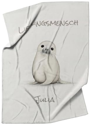 fotobar Kuscheldecke mit Namen – Kleine Robbe, 140 x 200 cm, für Kinder | Mit Wunschnamen, flauschiger Fleece ca. 265 g/m², Öko-Tex Standard 100, in Deutschland bedruckt