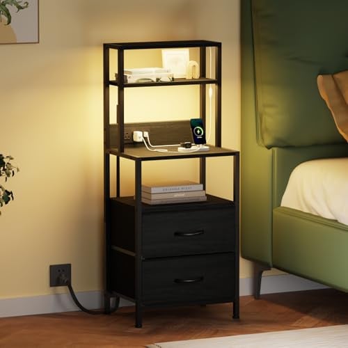 Furnulem Nachttisch, hoher Nachttisch mit 4-stöckigen Regalen, 2 Stoffschubladen und Lichtschlauch, Bett-Beistelltische mit Ladestation, Nachttisch für Schlafzimmer, Büro, Schwarze Eiche