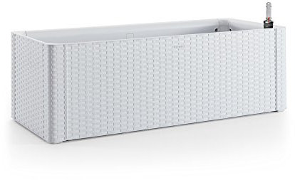 XL Pflanzkasten im Rattan-Design aus Kunststoff in Weiß. Mit Wasserspeicher und Wasserstandsanzeige. Maße BxTxH in cm: 100 x 43 x 33 cm.