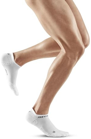 CEP - ULTRALIGHT Kompressionsstrümpfe Herren No Show weiß, Gr. M, Extra Kurze Laufsocken mit leichter Kompression, Stabilisierende anti Blasen Kniestrümpfe, Atmungsaktive Sportsocken