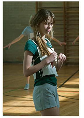 FISH DRAGATE Mia Goth Poster 9 Leinwandposter Schlafzimmer Dekor Sport Landschaft Büro Zimmer Dekor Geschenk UnRAHMEN Stil 50 x 75 cm