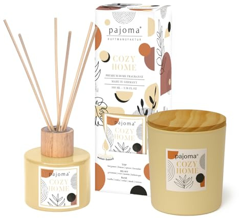 pajoma® Raumduft & Duftkerze Set Cozy Home Raumduft Diffuser 100 ml & Kerze 140 g im Glas mit Holzdeckel | Geschenkset mit intensiven, warmen Duftnoten von Bergamotte, Lavendel & Vanille