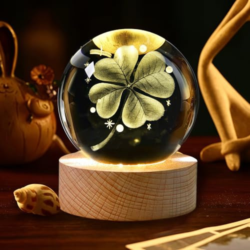 GAESHOW 60 mm Kristallkugel LED, 3D Kleeblatt Gravierte Glaskugel Deko Nachtlicht, Vierblättriges Glücksbringer Crystal Ball mit Holzbasis, Jahrestag Geschenk für Frauen und Männer
