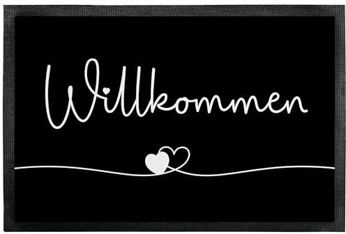 True Statements Fußmatte „Willkommen“ - Herzlinie - lustige Deko-Türmatte als Geschenk zum Einzug für innen und außen – Eingangsteppich mit verschiedenen Designs - dünn, rutschfest, 90 x 60 cm
