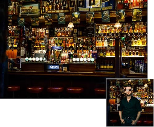CORFOTO 10x8ft Tissu Capitale Irlandaise Le Temple Bar Intérieur Toile de Fond Dublins Quartier Culturel Luxe Bar Photographie Fond Bière Bouteilles d'alcool Casier à Vin Pub Toile de Fond