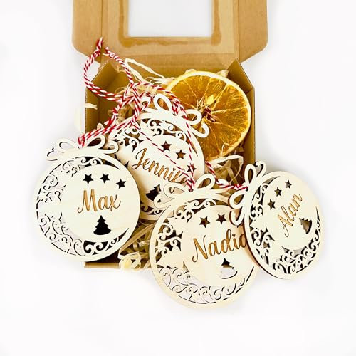 decoresca Personalisierte Weihnachtsbaum-anhänger, Set aus 4 Stück, Christbaumanhänger, Weihnachten Deko mit Wunsch Name, Weihnachten Geschenk, Graviert und Geschnitten aus Holz