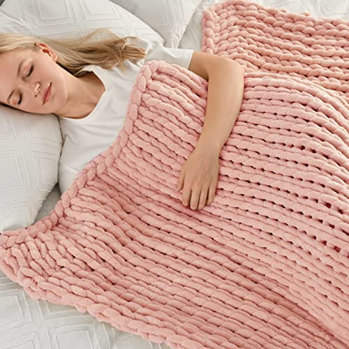 Maetoow Chenille-Strickdecke, straffere Version (152 x 203 cm), handgefertigte warme und kuschelige Decke für Sofa, Bett, Wohnraum, weiche Fleecedecke, Boho-Decke und übergroße Strickdecke, rosarot
