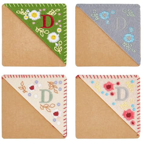 HOBBIESAY 4 Stil Handgesticktes Ecklesezeichen Buchstabe D Lesezeichen Süße Blumen Lesezeichen Dreieckige Seite Aus Filz Genähtes Lesezeichen Für Frauen Und Männer Buchliebhaber Leser Lehrer