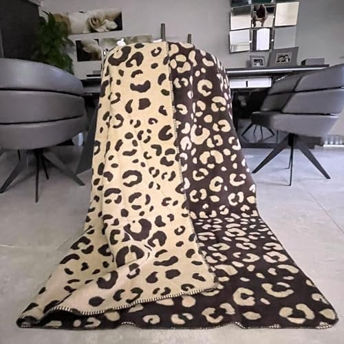 sei Design Plaid Kuscheldecke flauschig Tagesdecke - Trendiger Leopardenlook - Dicke Sofa Decke, Baumwolldecke hochwertige Verarbeitung 150x200 cm Deko Wohnzimmer, Überwurf für Couch