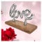 com-four® Deko Schriftzug Love aus vernickeltem Aluminium auf Mangoholz-Sockel mit Antirutsch-Pads - Dekorative Metall-Buchstaben zum Hinstellen (01 Stück - Love 19cm)