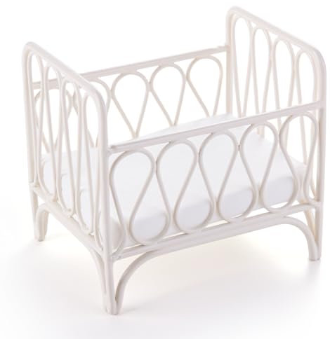 Minamzee 1:12 Dollhouse Crib, 1 Set Miniature Iron Bed with Bedding, Modern Cradle Model Mini Doll Crib Dollhouse Furniture Decorations Accessories