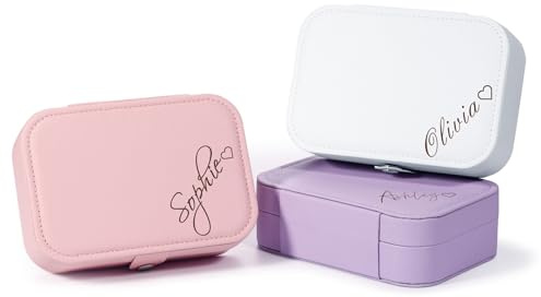 OTXIXTO Personalisierte Schmuckdose mit Namensgravur & Geburtsblume 3-lagiger Reiseschmuckkoffer aus Leder für Halsketten, Ringe, Ohrringe Individuelles Geschenk für Frauen A6