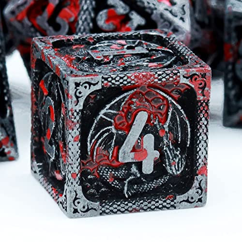 Haxtec Blutgefärbte Metall DND Würfel Set Antike Eisen Blut Metall D&D Würfel Set Drachenwaage mit Leder Würfel Tasche Blutbespritzte Metall Polyederwürfel für Dungeons und Drachen TTRPG Geschenke