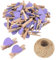 Lot de 25 mini pinces à linge en bois en forme de cœur avec cœur, 3 cm, petites épingles à linge avec ficelle pour affichage de photos, bricolage, décoration de mariage et de fête prénatale Violet