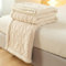 QOFLY Kuscheldecke Fleecedecke Flanell Decke 150x200 Pompoms Einfarbig Wohndecken Couchdecke Flauschig Überwurf Mikrofaser XL Tagesdecke Beige