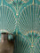 Newroom Tapete Gold Vliestapete Ornamente - Mustertapete Modern Petrol Linien Leicht glänzend Vintage Glamour Retro Elegant inkl. Tapezier-Ratgeber