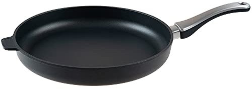 Harecker Bratpfanne 32 cm Ø – Flache Aluguss-Pfanne mit Antihaftbeschichtung | Für Induktion, Gas, Ceran & Elektro | PFOA-frei, backofengeeignet | Große Pfanne zum fettarmen Braten | Made in Germany