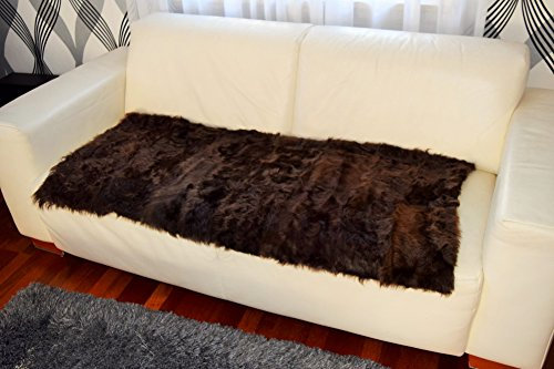 Naturasan Felldecke, Tagesdecke, Überwurf aus echtem Chekiang Lammfell, Rückseite mit Stoff abgefüttert ! Cottage, Lounge Style für Wohnzimmer, Schlafzimmer und vieles mehr (Braun, 150 x 200 cm)