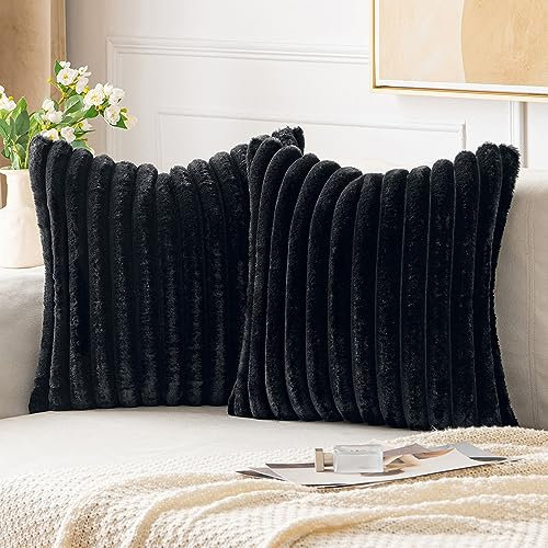 EMEMA Kissenbezug Plüsch Kissenbezüge Samt Kunstpelz Weich 40x40 cm Moderne Sofakissen Dekokissen Glatter Reißverschluss Waschbar Deko Kissenhülle für Wohnzimmer Schlafzimmer Sofa 2er Set Schwarz