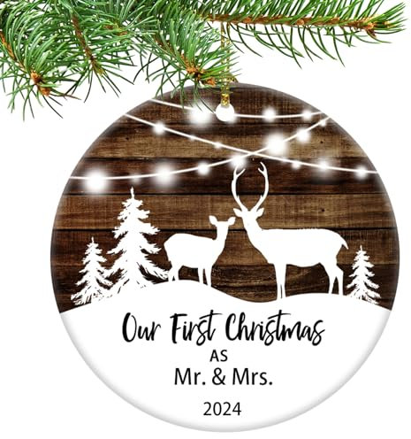 Unser erstes Weihnachten als Mr & Mrs Hirsch Weihnachtsbaum Ornament Weihnachten Hochzeit Geschenke Deko Paar Geschenk Brautpaar 2023 (Weiß und Braun Mrs Mr)