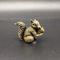YTOOZ Heimdekorationen, Ornamentfiguren, Geschenk zum Sammeln, chinesisches Messing, geschnitztes Tier, schöne Eichhörnchen, die Tannenzapfen Essen, Exquisite kleine Statuen, Neuheitsgeschenk