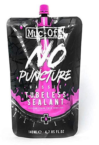 Muc Off No Puncture Hassle Tubeless Sealant Kit Reifendichtmittel,Hochwertiges Dichtmittel Reifenreparaturset,Schlauchlose Fahrradreifen mit UV-Tracer-Farbstoff, Dichtet Risse & Löcher Bis Zu 6 mm ab