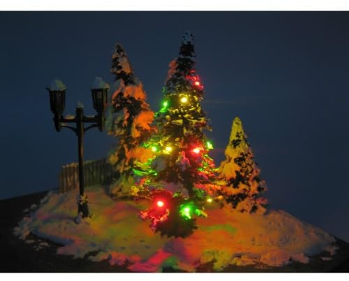 51293 Weihnachtsbaum mit Schnee und Lichterkette beleuchtet (gelb/grün/rot)