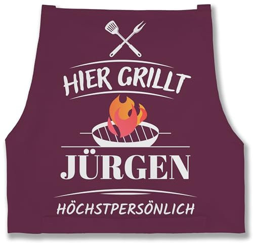 Schürze - Grillschürze Herren Männer - Hier grillt Name höchstpersönlich I Geschenk Grillen I Grill Geschenk I Lustiges Geschenk Papa I Vatertag I Geburtstag - 85x69 - Aubergine
