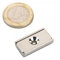 Magnete al neodimio piatto Strip 25 X 13 X 5 mm con Perforazione e riduzione – 7,5 kg