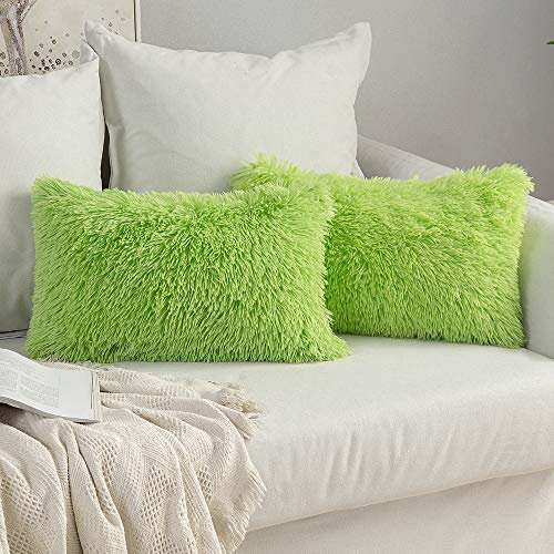 MIULEE 2er Set Kissenbezüge Künstlich Pelz Sofakissen Dekorative Dekokissen Kuschelkissen Plüschkissen Kuschelig Couchkissen Superweich Kissen Flauschig Kissenbezug für Sofa 30x50 cm Grün