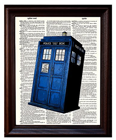 Wörterbuch Kunstdruck – Dr. Who Tardis British Blue Police Box Booth – Gedruckt Auf recyceltem Vintage Wörterbuch Papier – 21,6 x 27,9 cm – MIXED MEDIA Poster Auf Vintage Wörterbuch Seite