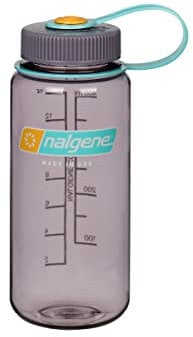 Nalgene Flasche 'Everyday Weithals' - 0,5 L (Aubergine Sustain, mit Namensgravur, 0,5 Liter)