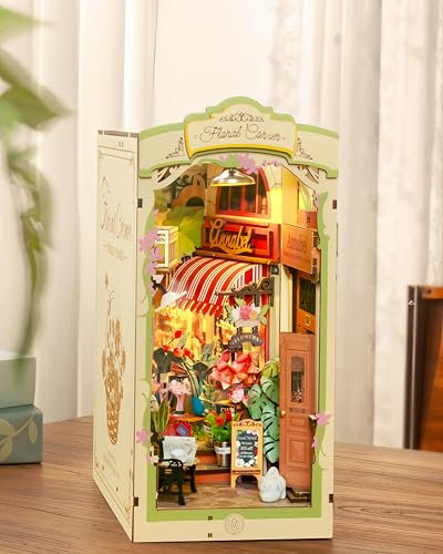 ROWOOD Book Nook Kit Angolo Floreale, Fai Da Te Booknook Per Adulti Da Costruire, Casa in Miniatura Con Luce LED E Pannello Antipolvere, Decorazioni Per La Casa E Regali Creativi Per Natale