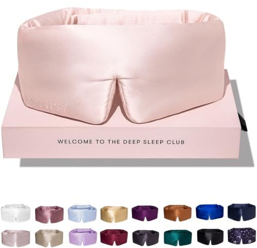 DROWSY Silk Schlafmaske. Ein gepolsterter Seidenkokon, der sich an das Gesicht anschmiegt und für luxuriösen Schlaf in völliger Dunkelheit sorgt. (Sunset Pink)