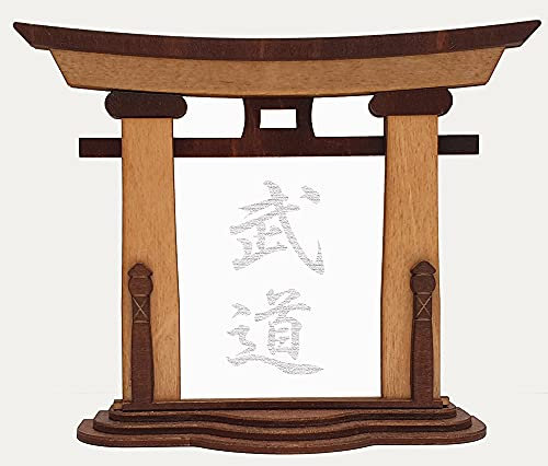 Tanno Design® Japan Torii Tor Hisa mit Kanji 06 - Budo - Japanisches Standbild birnbaum/nussbraun
