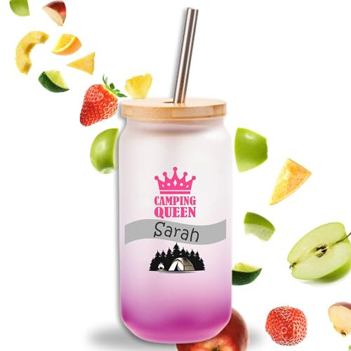 Crealuxe Trinkglas mit Bambusdeckel & Edelstahl-Strohhalm – 520 ml – Camping Queen Wunschname - Glas mit Farbverlauf – Geschenkidee – Smoothie, Cocktail, Eistee Glas Lila