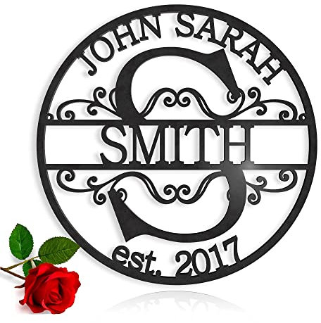 Personalisierte Schilder aus Metall, Familiennamen, 2 Vornamen, Nachname, Initial, Custom Monogramm, Hochzeitsgeschenk, Wanddekoration, Geschenk für Ehepaare, Brauchjahr, Haustürschild (Design 1)