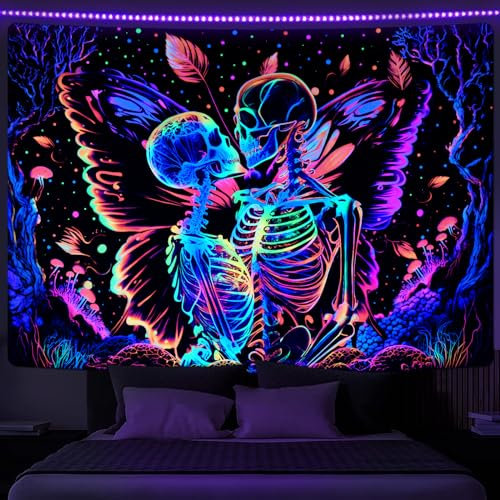Alishomtll Schwarzlicht Wandteppich Wandbehang UV reaktive Skelett Schädel Schmetterling Wandtuch Aesthetic Umarmung Kuss Kunstvoll Tapisserie Wanddekor für Wohnzimmer Schlafzimmer 150x130cm