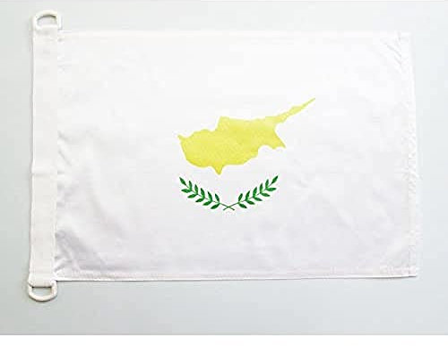 AZ FLAG - Drapeau Chypre - 45x30 cm - Pavillon Nautique Chypriote Spécial Bateau Et Extérieur En Maille Bloquée Avec Anneaux Plastiques Intégrés - 30g