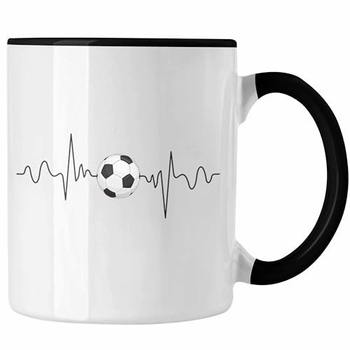 Trendation - Fußballer Herzschlag Tasse Geschenk für Fußballspieler Geschenkidee Kaffee-Becher (Schwarz)
