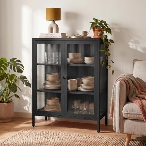 skølm Norns Metallkommode 80 cm, Glastüren, Schwarz, geriffelte Front | Vitrinenschrank, Sideboard mit 3 verstellbaren Fächern, Glasvitrine, Kommode Wohnzimmer & Flur, Buffetschrank, Metallschrank