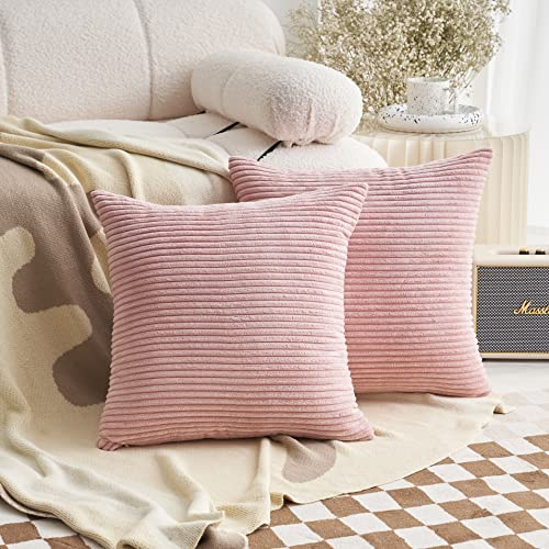 Demetex Lot de 2 housses de coussin pelucheuses en velours côtelé et à rayures pour salon, chambre à coucher, décorations de Pâques 45 x 45 cm, rose pâle