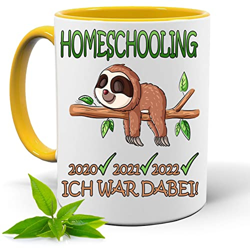Lustige Tasse bedruckt mit Spruch Homeschooling Ich war dabei Faultier | Kaffee- Tee- Fototasse| Geschenktassen | Keramik Tassen |Spülmaschinenfest (Gelb)