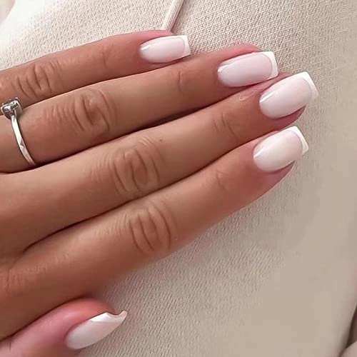 24PCS Court Carré Faux Ongles Français Nude Blanc Ongles à Coller 12 Tailles Ballerine Acrylique Capsules Ongles à Presser avec Autocollants Adhesif Artificiels Press on Nails pour Femmes