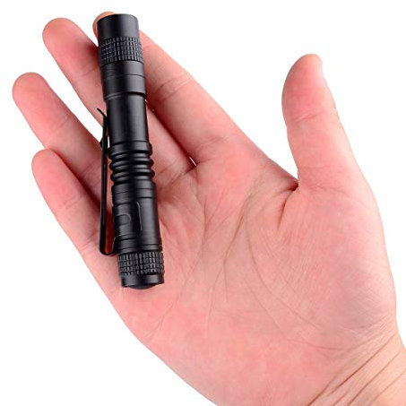 LED-Taschenlampe Mini-Taschenlampe Super kleiner Taschenclip Wasserdicht Powered by AAA-Batterie (nicht im Lieferumfang enthalten) Einfache Mitnahme Outdoor-Ausrüstung zum Wandern, Camping, Jagen