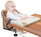 Toogel Baby Tischsitz mit Essbrett, Tragbarer Baby Hochstuhl mit Sicherheitsgurt, Kinderstuhl zum Anklippen Flach Verstaubar, Babysitz mit Transporttasche für Zuhause und Unterwegs (Braun)